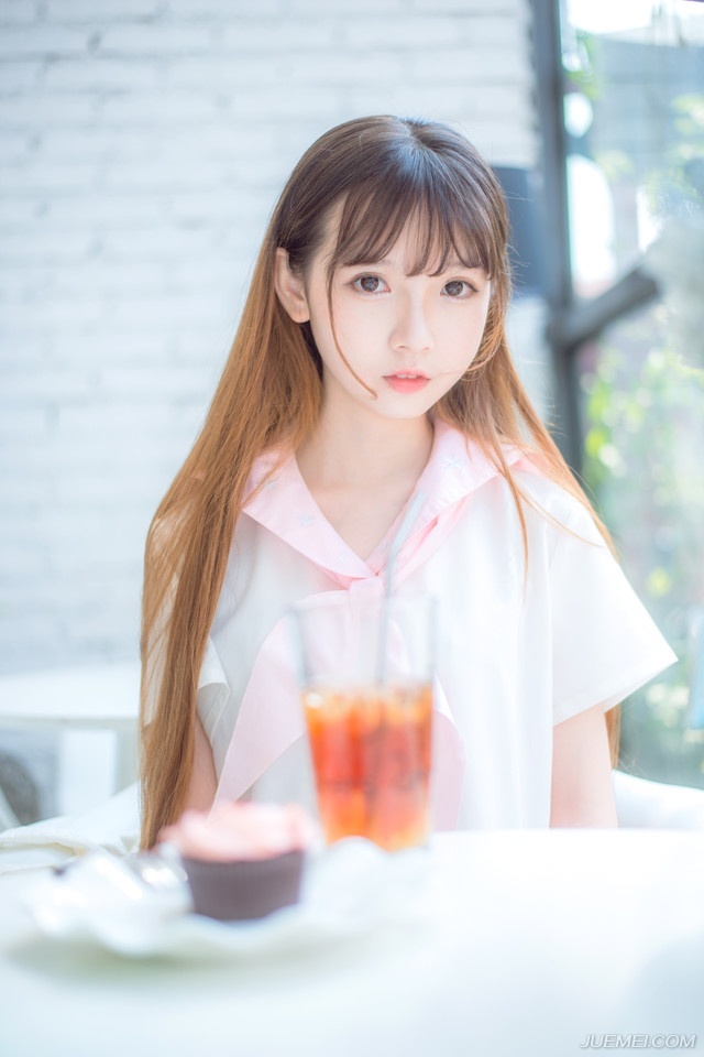 在这个纷绕的世俗世界里，能够学会用一颗平常的心去对待周围的一切，也是一种境界。